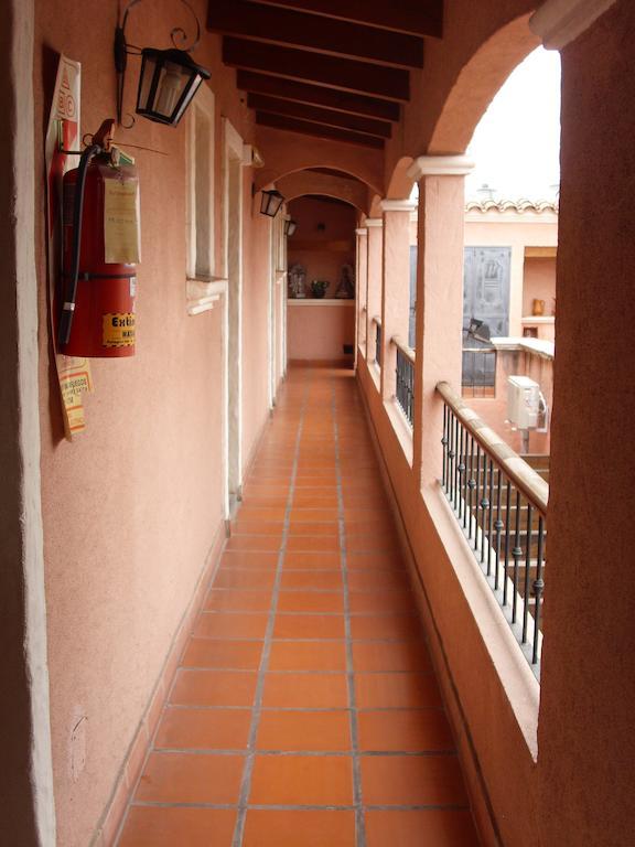 Hostal Terrazas Del San Bernardo Салта Екстериор снимка